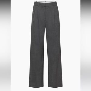 NWOT Aritzia effortless pants Regular size 2
Color heather charcoal